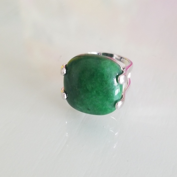 Vera & Co Jewelry - Green Jade & Sterling Silver Statement Ring